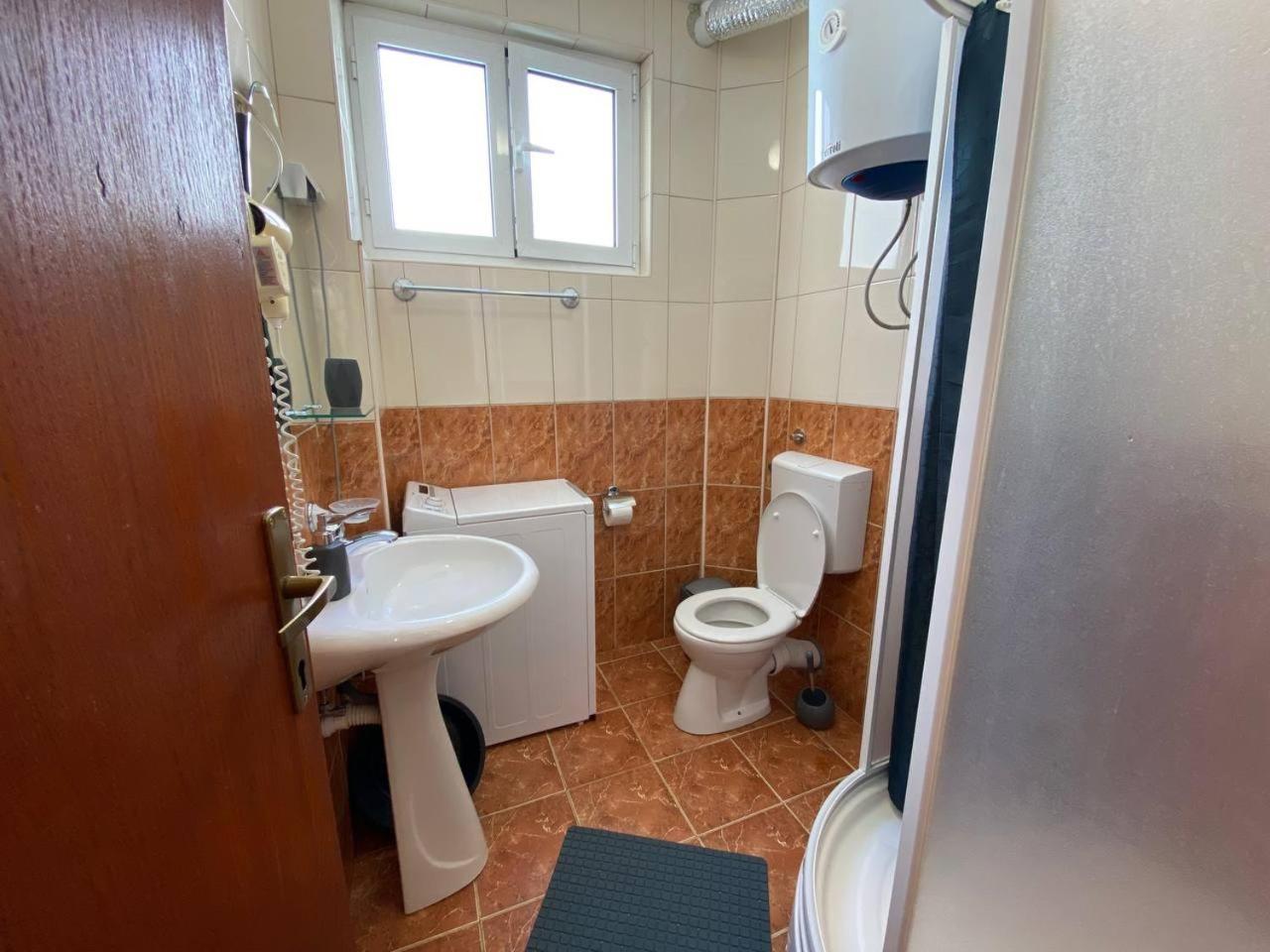 Alina'S Apartment Bečići Екстериор снимка