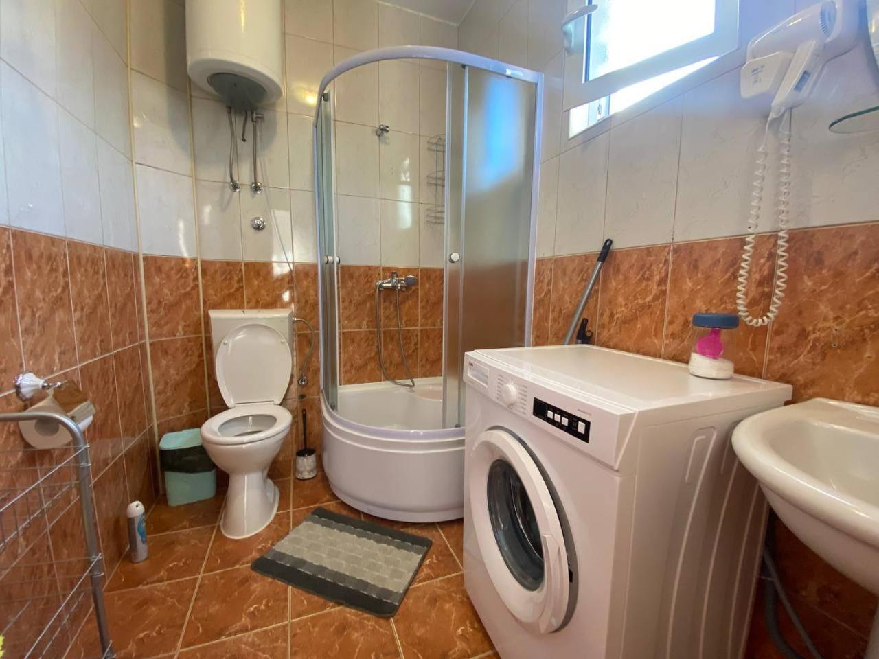 Alina'S Apartment Bečići Екстериор снимка