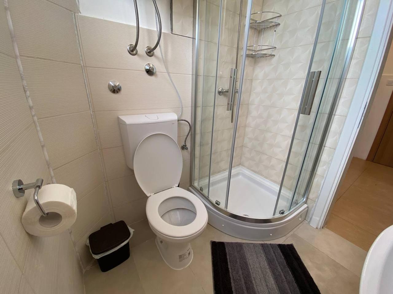 Alina'S Apartment Bečići Екстериор снимка