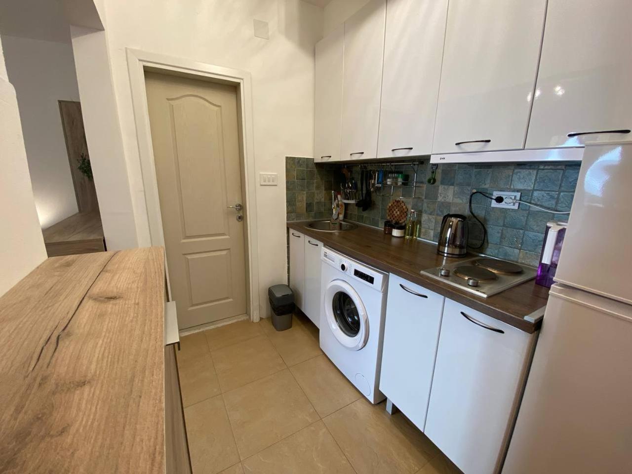 Alina'S Apartment Bečići Екстериор снимка