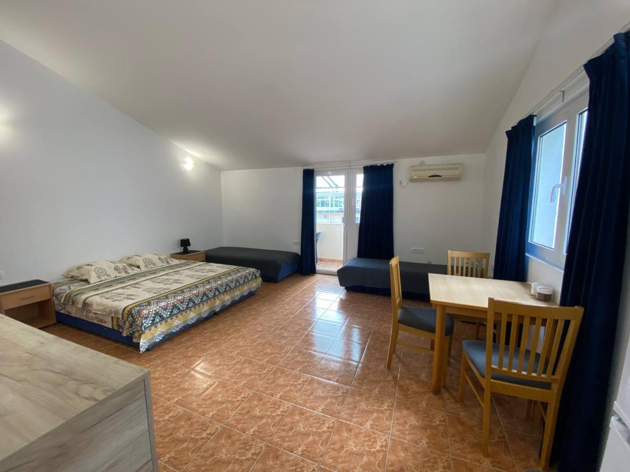 Alina'S Apartment Bečići Екстериор снимка