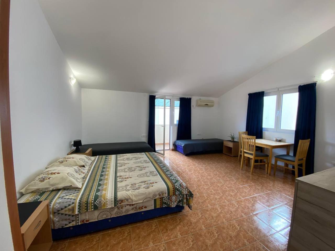 Alina'S Apartment Bečići Екстериор снимка