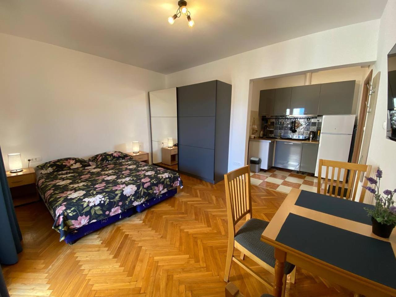 Alina'S Apartment Bečići Екстериор снимка