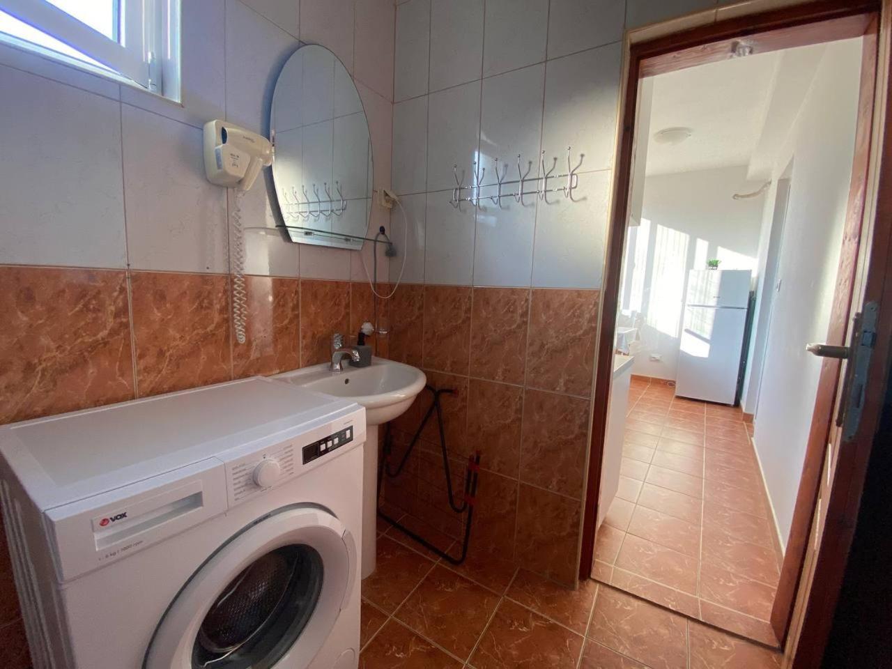 Alina'S Apartment Bečići Екстериор снимка