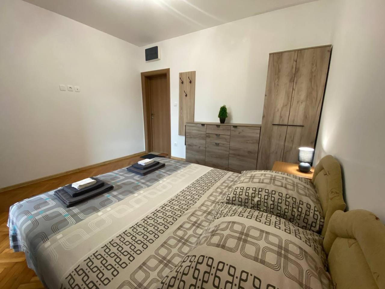 Alina'S Apartment Bečići Екстериор снимка