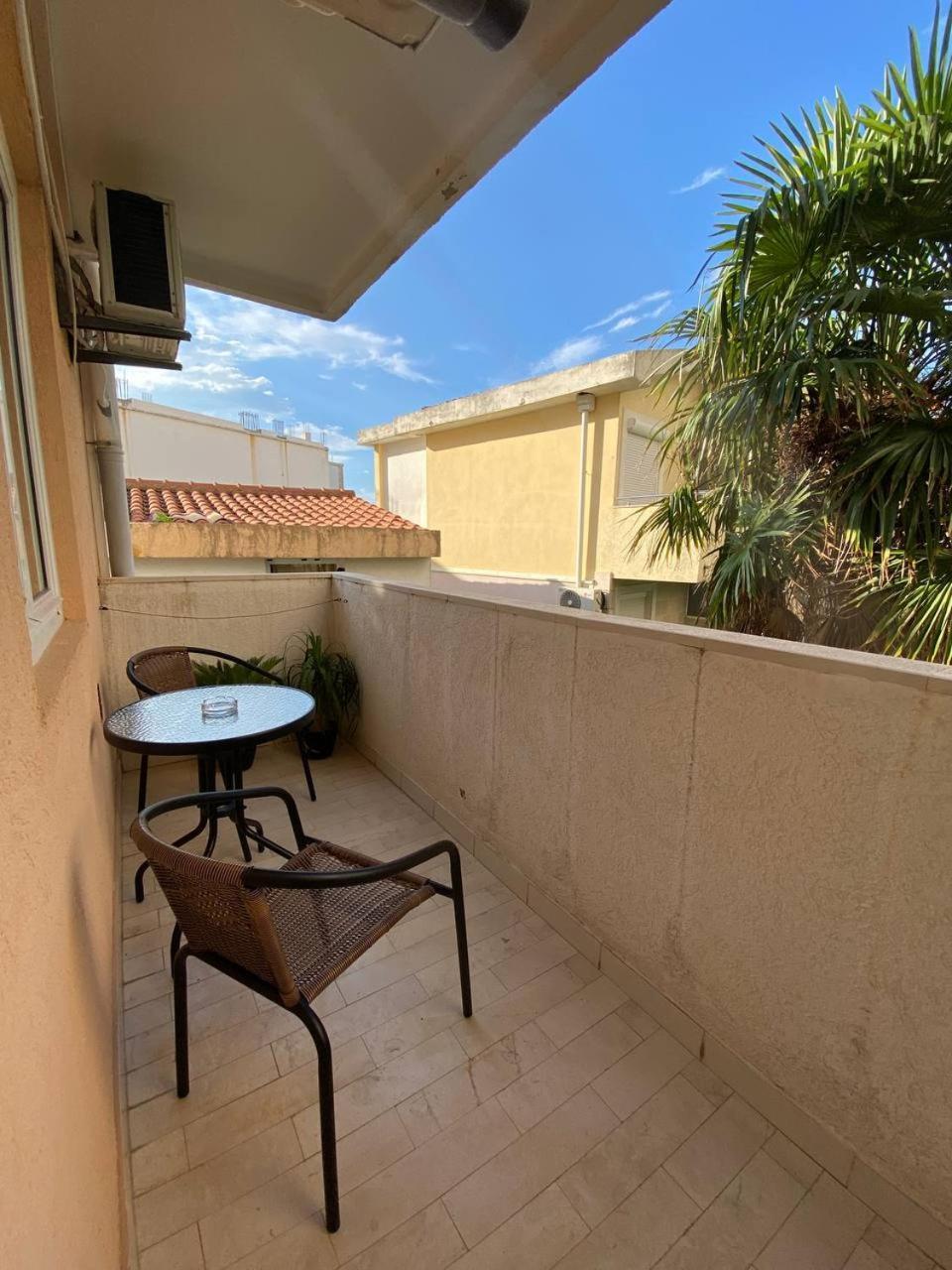 Alina'S Apartment Bečići Екстериор снимка