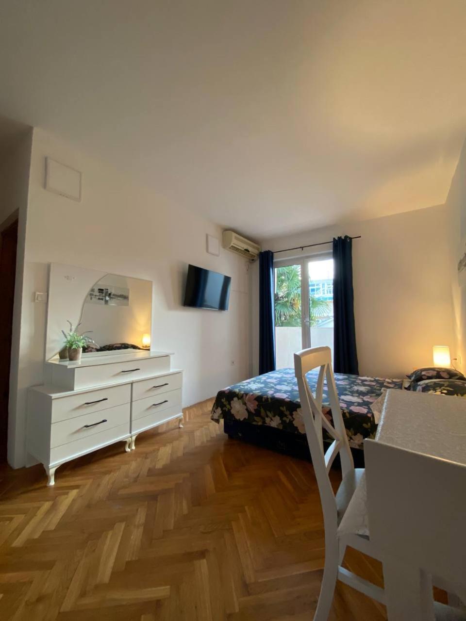 Alina'S Apartment Bečići Екстериор снимка