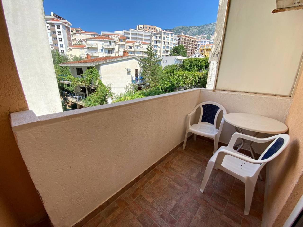 Alina'S Apartment Bečići Екстериор снимка