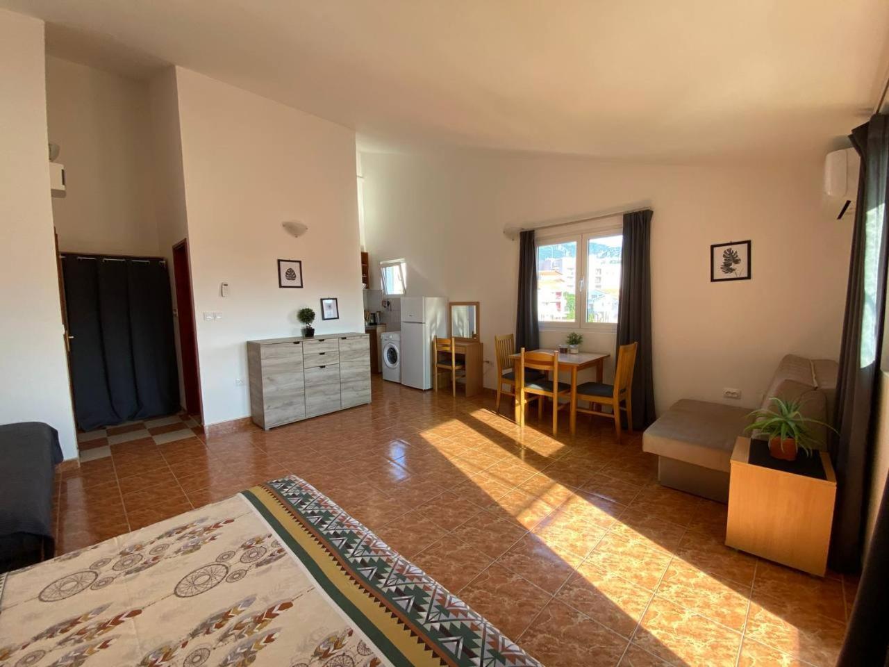Alina'S Apartment Bečići Екстериор снимка