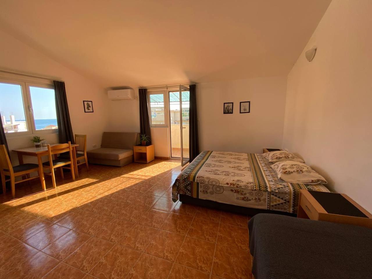 Alina'S Apartment Bečići Екстериор снимка