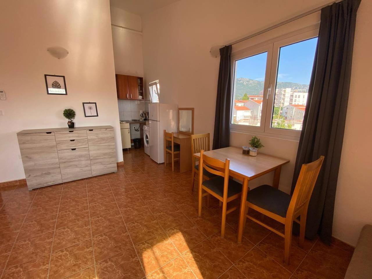 Alina'S Apartment Bečići Екстериор снимка
